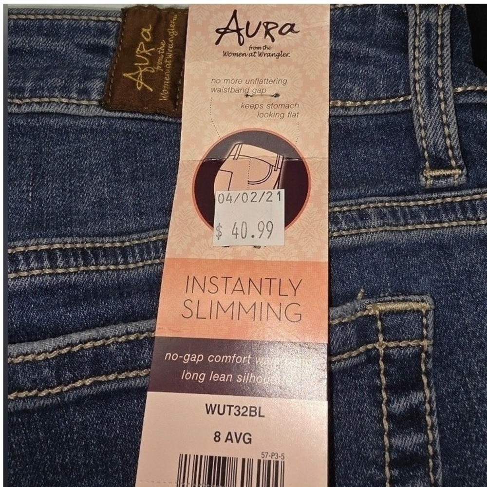 NWT Aura by Wrangler Instantly Slimming Denim Shorts Size 8 Ave Mom Friendly - Picture 6 of 8